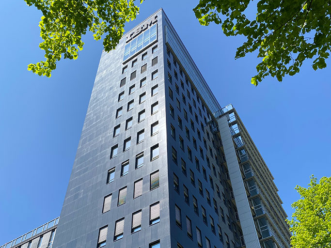 Ein Foto auf dem die IBM-Niederlassung in Düsseldorf Seestern zu sehen ist.